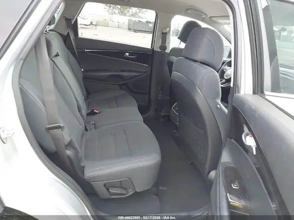 5XYPG4A39HG213786 2017 KIA SORENTO - Image 8