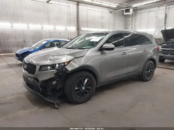 5XYPG4A39HG214453 2017 KIA SORENTO - Image 2