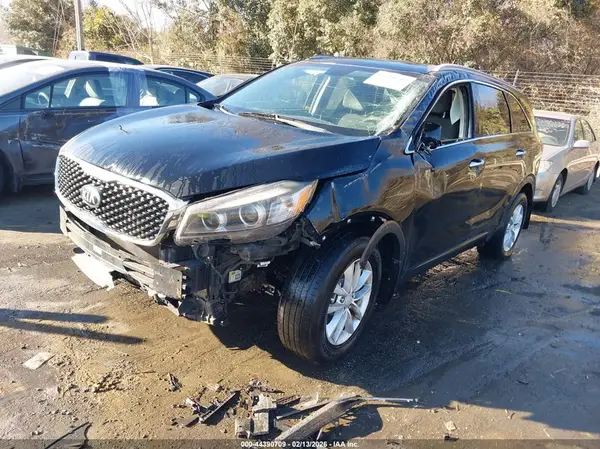 5XYPG4A39HG215280 2017 KIA SORENTO - Image 2