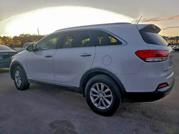 5XYPG4A39HG220298 2017 KIA SORENTO - Image 2
