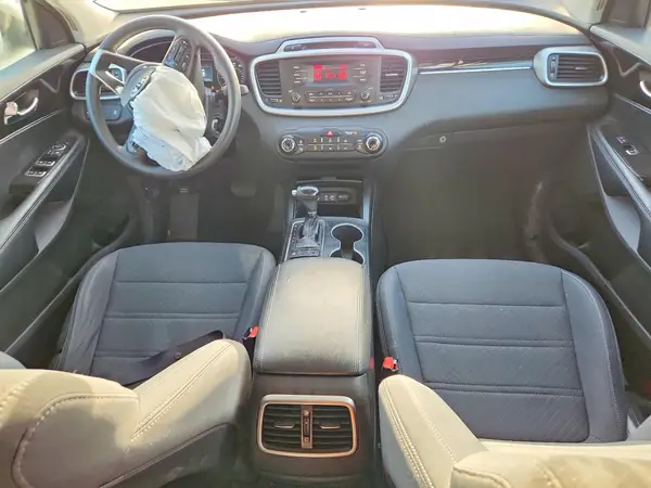 5XYPG4A39HG229342 2017 KIA SORENTO - Image 8