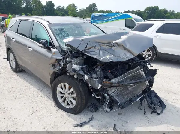 5XYPG4A39HG234458 2017 KIA SORENTO - Image 1