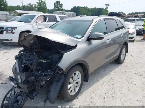 5XYPG4A39HG234458 2017 KIA SORENTO - Image 2