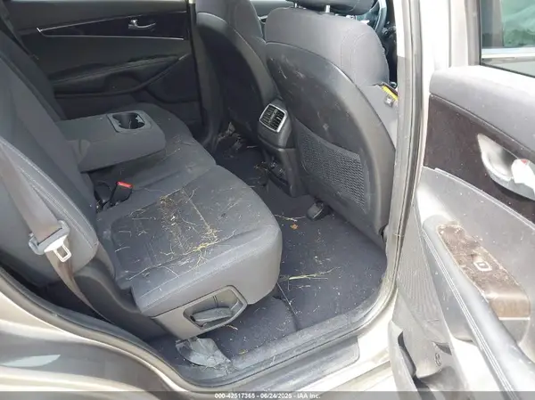 5XYPG4A39HG234458 2017 KIA SORENTO - Image 8