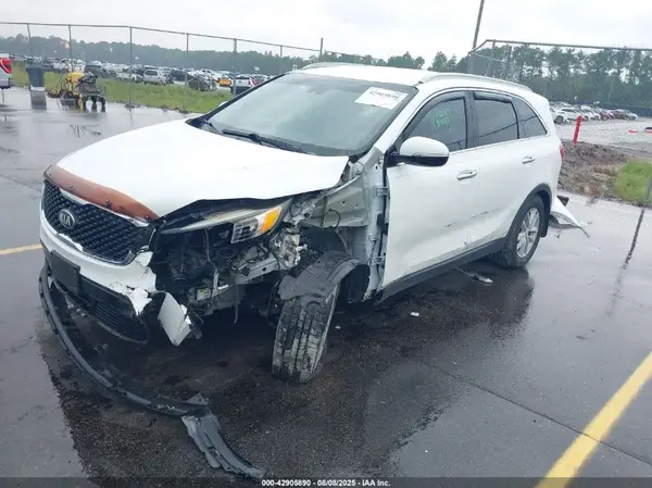 5XYPG4A39HG237845 2017 KIA SORENTO - Image 2