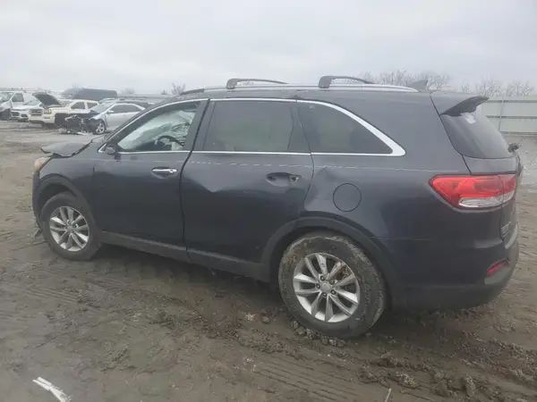5XYPG4A39HG243595 2017 KIA SORENTO - Image 2