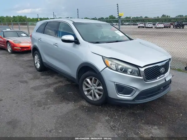 5XYPG4A39HG245573 2017 KIA SORENTO - Image 1