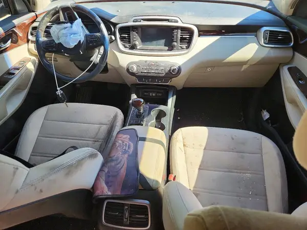 5XYPG4A39HG245847 2017 KIA SORENTO - Image 8