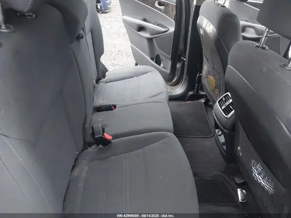 5XYPG4A39HG246187 2017 KIA SORENTO - Image 8