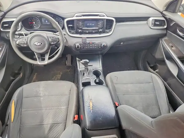 5XYPG4A39HG247209 2017 KIA SORENTO - Image 8