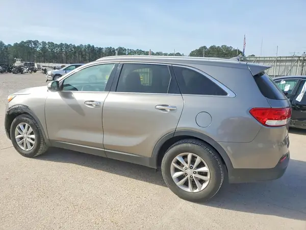 5XYPG4A39HG247582 2017 KIA SORENTO - Image 2