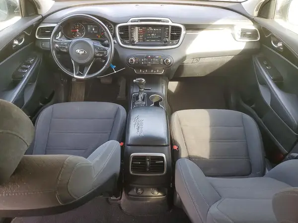 5XYPG4A39HG247582 2017 KIA SORENTO - Image 8