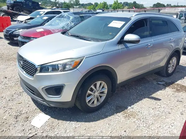 5XYPG4A39HG249090 2017 KIA SORENTO - Image 2