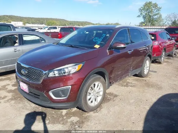 5XYPG4A39HG249302 2017 KIA SORENTO - Image 2