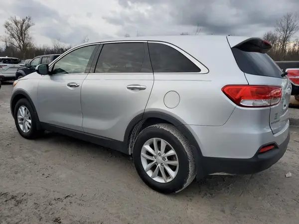 5XYPG4A39HG250482 2017 KIA SORENTO - Image 2