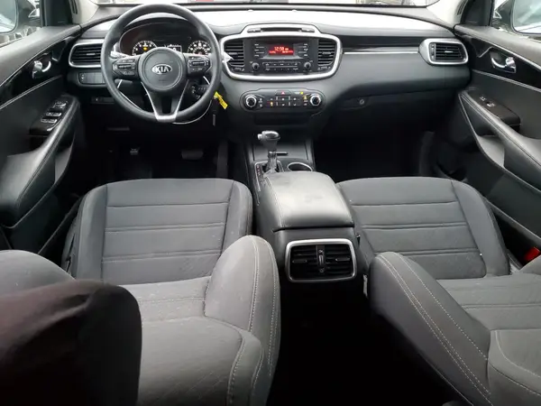 5XYPG4A39HG250482 2017 KIA SORENTO - Image 8