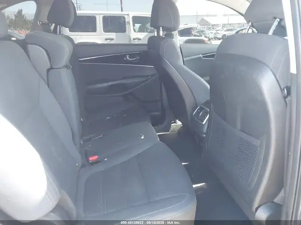 5XYPG4A39HG255228 2017 KIA SORENTO - Image 8