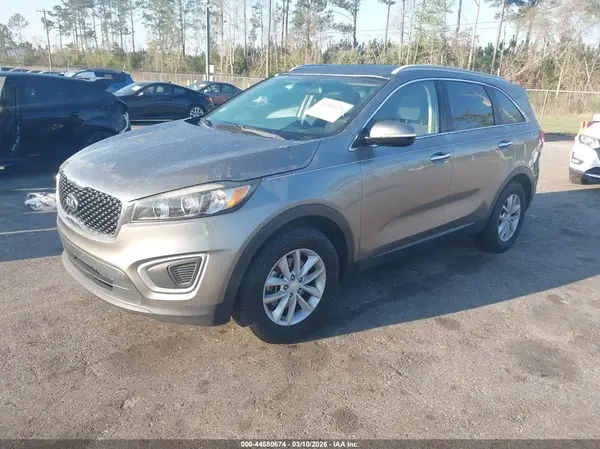 5XYPG4A39HG257139 2017 KIA SORENTO - Image 2