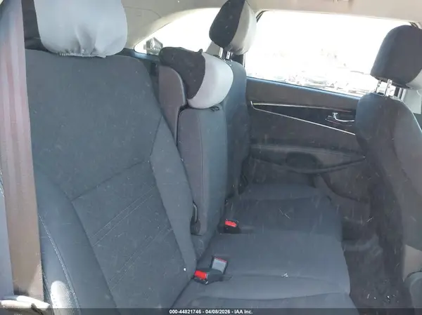 5XYPG4A39HG258940 2017 KIA SORENTO - Image 8