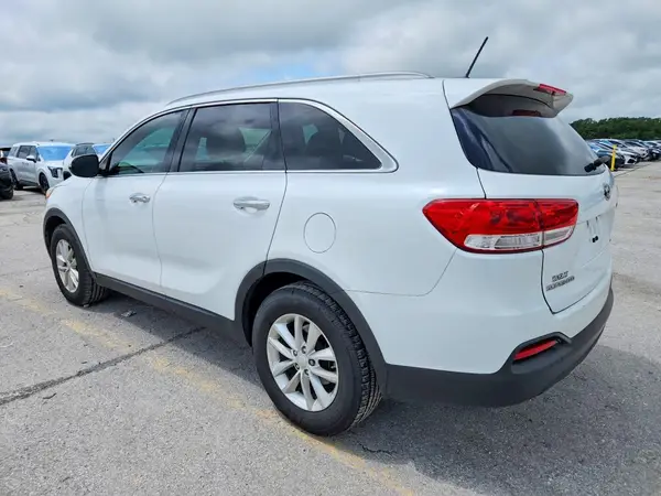 5XYPG4A39HG261823 2017 KIA SORENTO - Image 2