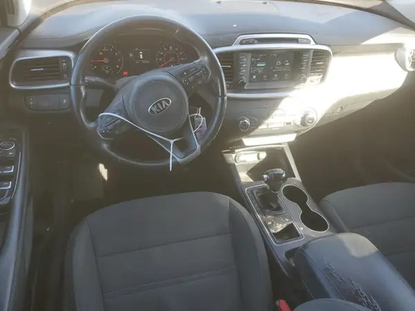 5XYPG4A39HG265404 2017 KIA SORENTO - Image 8
