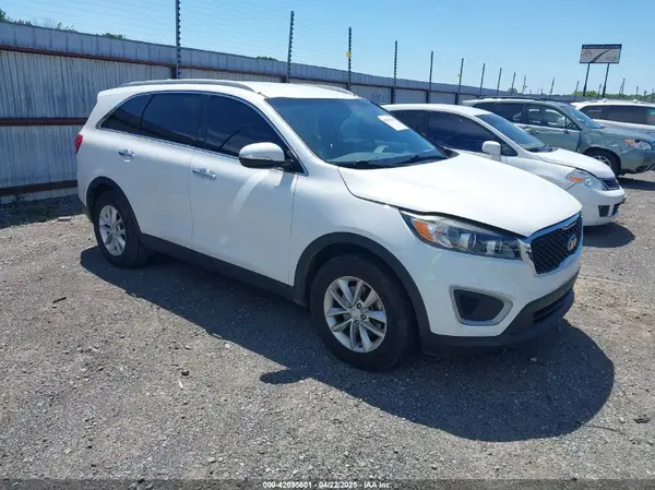 5XYPG4A39HG266830 2017 KIA SORENTO - Image 1