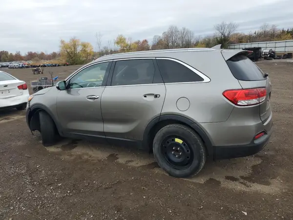 5XYPG4A39HG267492 2017 KIA SORENTO - Image 2