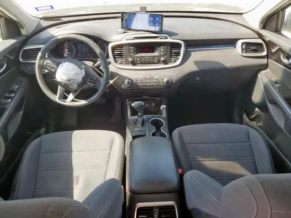 5XYPG4A39HG268156 2017 KIA SORENTO - Image 8