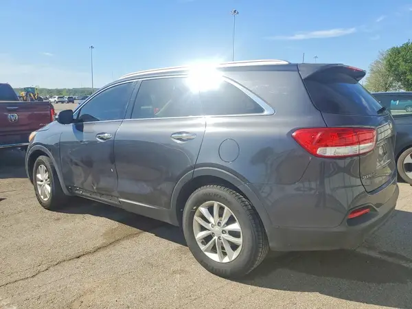 5XYPG4A39HG270070 2017 KIA SORENTO - Image 2