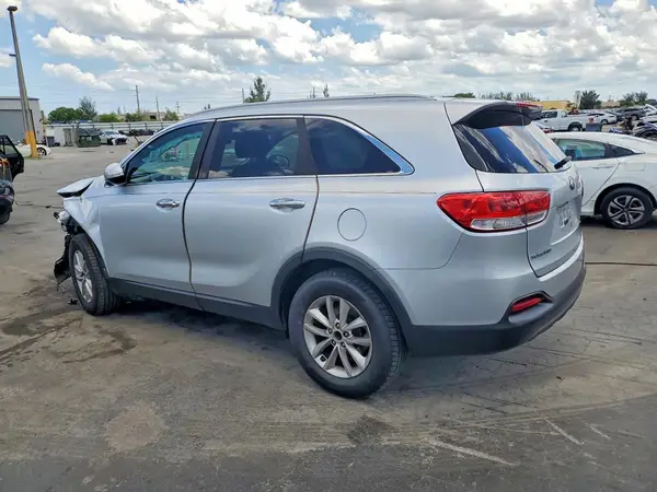 5XYPG4A39HG272059 2017 KIA SORENTO - Image 2