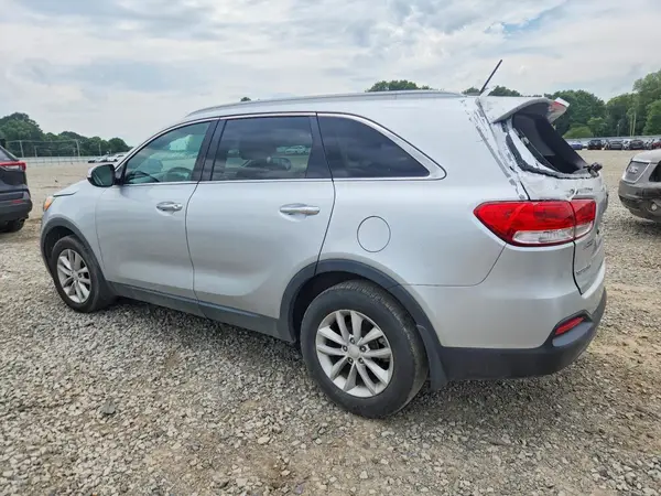 5XYPG4A39HG272806 2017 KIA SORENTO - Image 2