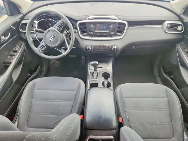 5XYPG4A39HG272806 2017 KIA SORENTO - Image 8
