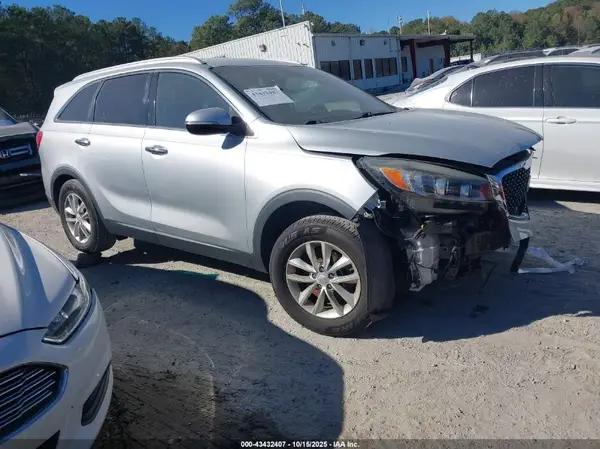 5XYPG4A39HG272840 2017 KIA SORENTO - Image 1