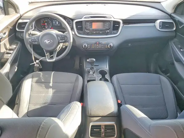 5XYPG4A39HG274507 2017 KIA SORENTO - Image 8