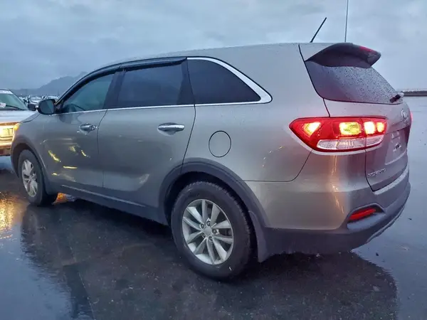 5XYPG4A39HG275088 2017 KIA SORENTO - Image 2