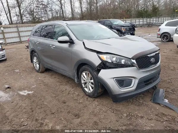 5XYPG4A39HG276564 2017 KIA SORENTO - Image 1