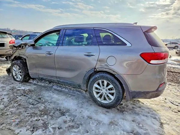 5XYPG4A39HG279142 2017 KIA SORENTO - Image 2