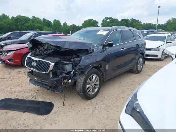 5XYPG4A39HG282395 2017 KIA SORENTO - Image 2
