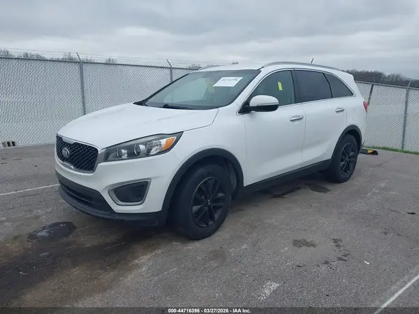 5XYPG4A39HG284048 2017 KIA SORENTO - Image 2