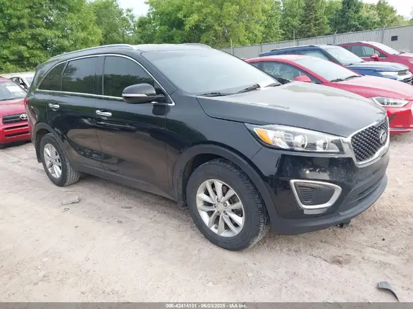 5XYPG4A39HG284714 2017 KIA SORENTO - Image 1