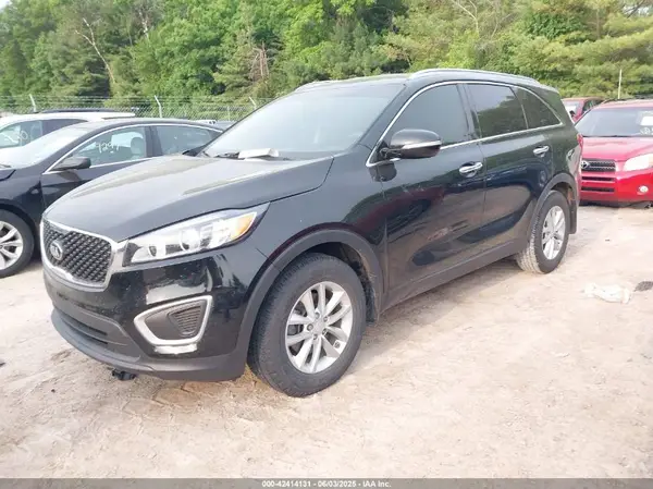 5XYPG4A39HG284714 2017 KIA SORENTO - Image 2