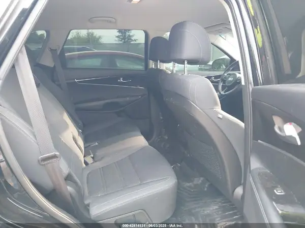 5XYPG4A39HG284714 2017 KIA SORENTO - Image 8