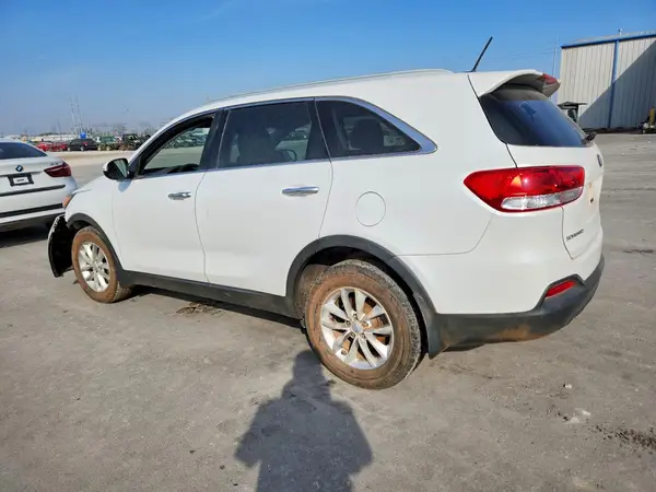 5XYPG4A39HG287113 2017 KIA SORENTO - Image 2