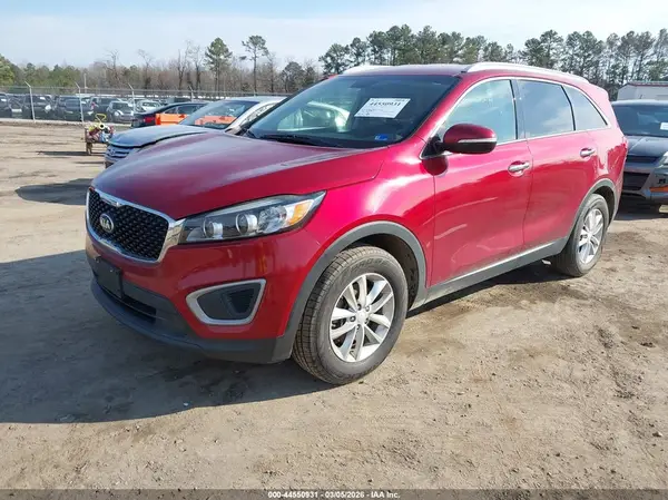 5XYPG4A39HG288679 2017 KIA SORENTO - Image 2
