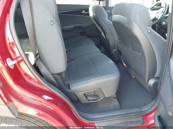 5XYPG4A39HG288679 2017 KIA SORENTO - Image 8