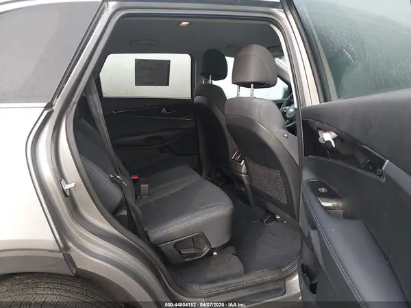 5XYPG4A39HG288875 2017 KIA SORENTO - Image 8