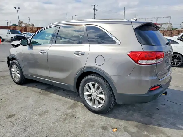 5XYPG4A39HG294109 2017 KIA SORENTO - Image 2