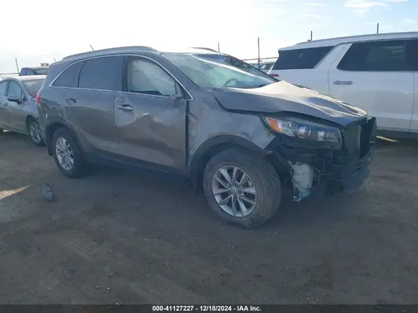5XYPG4A39HG297592 2017 KIA SORENTO - Image 1