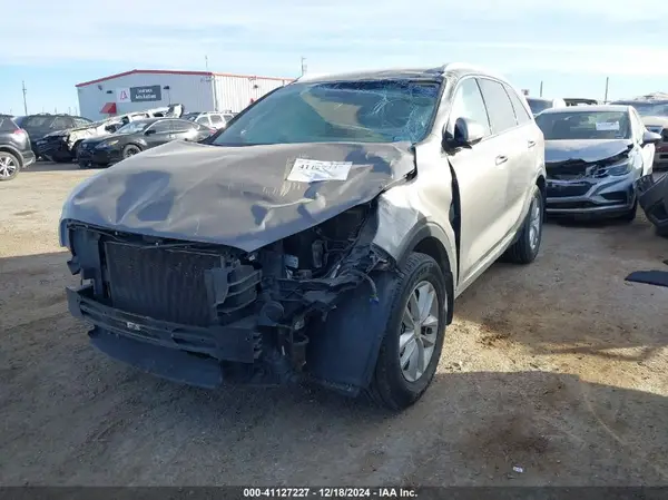 5XYPG4A39HG297592 2017 KIA SORENTO - Image 2