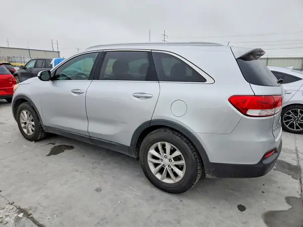 5XYPG4A39HG299388 2017 KIA SORENTO - Image 2